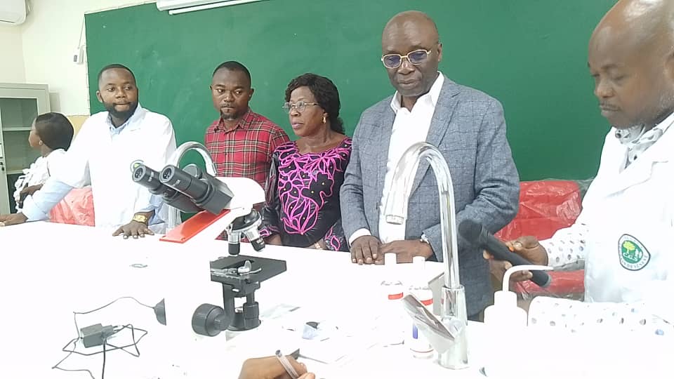 Présentation du nouveau laboratoire scientifique du Collège Le Grain de Sénevé